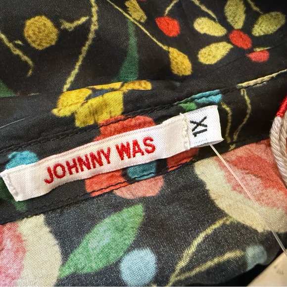 Johnny Was 100%silk "Emby" black floral top - Picture 6 of 9